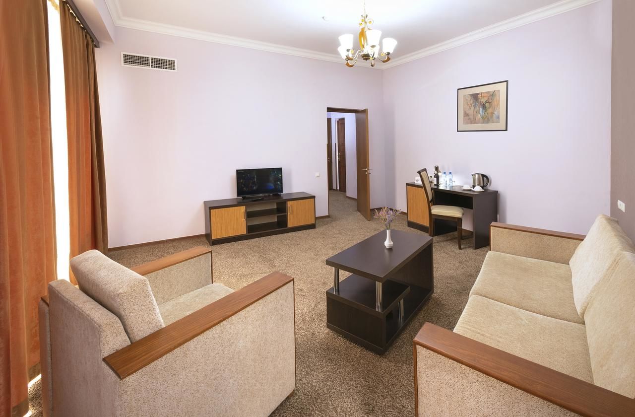 Отель Ani Central Inn Ереван
