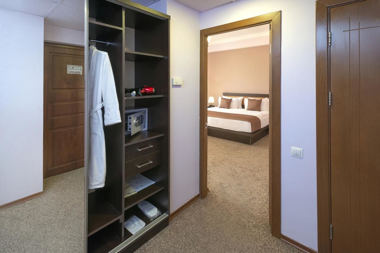 Отель Ani Central Inn Ереван