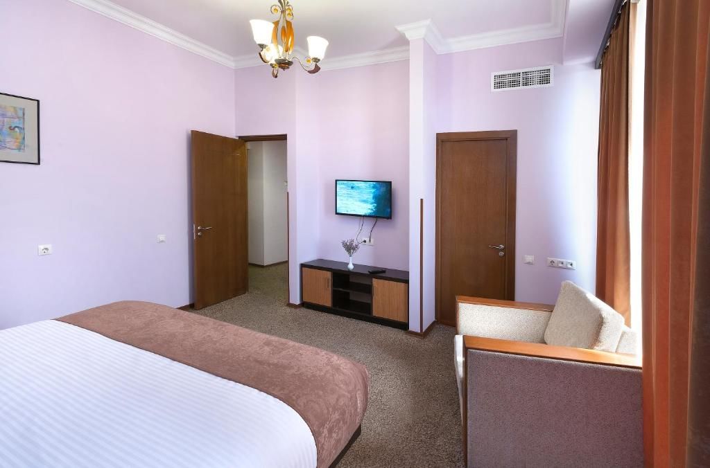 Отель Ani Central Inn Ереван