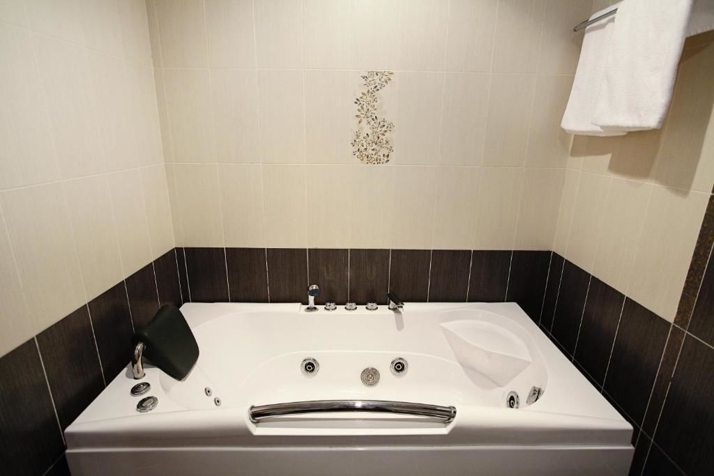 Отель Ani Central Inn Ереван