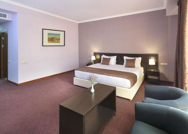 Отель Ani Central Inn Ереван-23