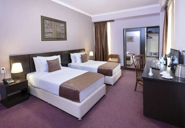 Отель Ani Central Inn Ереван-24