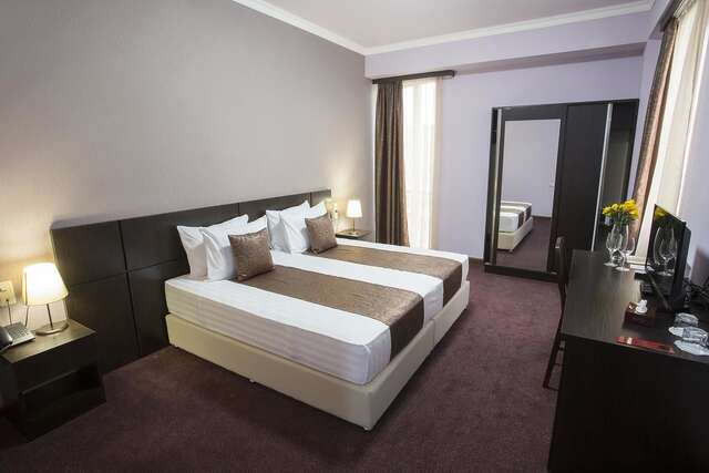Отель Ani Central Inn Ереван-26