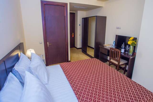 Отель Ani Central Inn Ереван-35